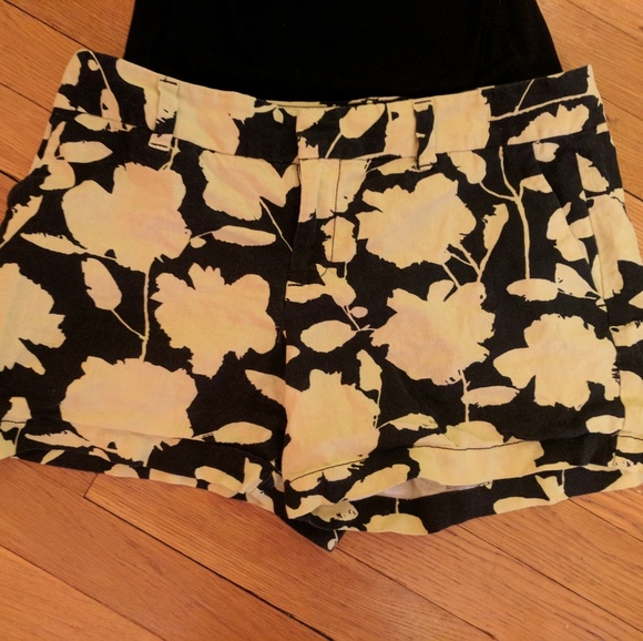 Vibrant and classy yellow flower LOFT shorts! - Picture 2 of 6